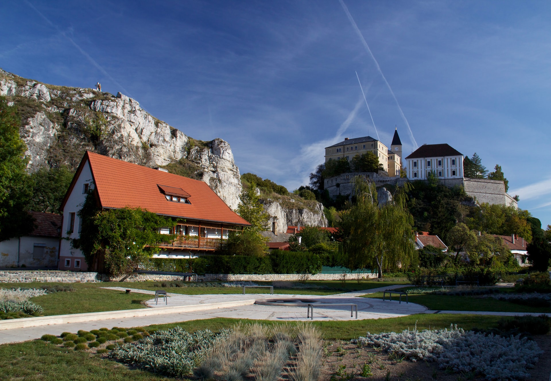 város